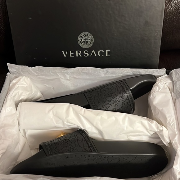 Versace La Medusa plaque logo monogram sandal slides flip flops NEW - Picture 9 of 9